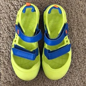 M2P Phibian boys water shoes